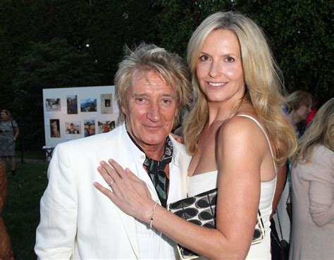 penny lee weight gain|Penny Lancaster shares candid weight loss admission after Rod。